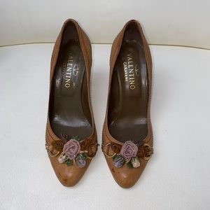 Vintage Valentino heel. Size 38